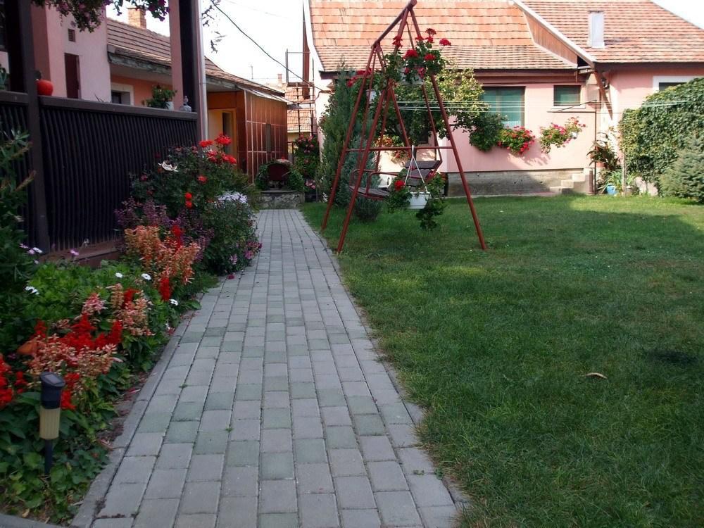 Lugas Szallas Jászberény Exterior foto